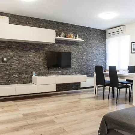 Apartament Jaklin *